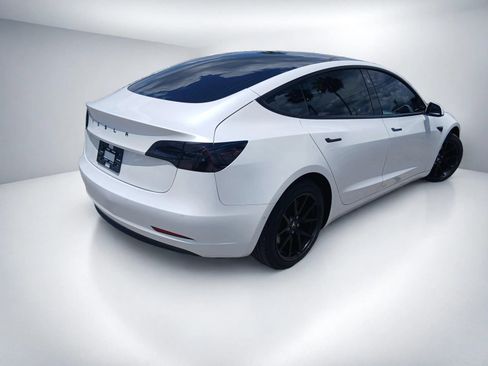 Used 2020 Tesla Model 3 Standard Range Plus RWD image 4