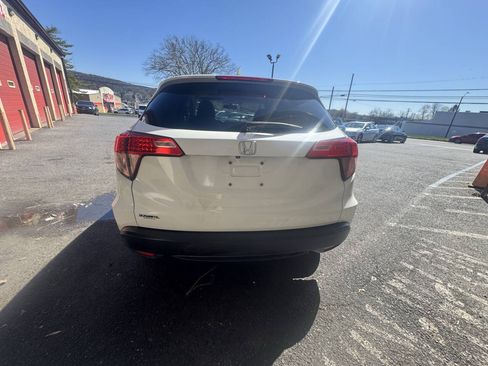 Used 2016 Honda HR-V EX image 10
