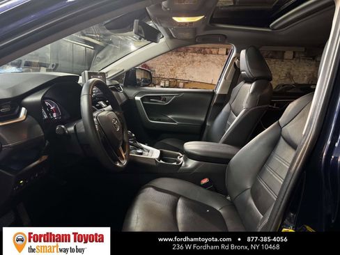 Used 2020 Toyota RAV4 Limited image 16