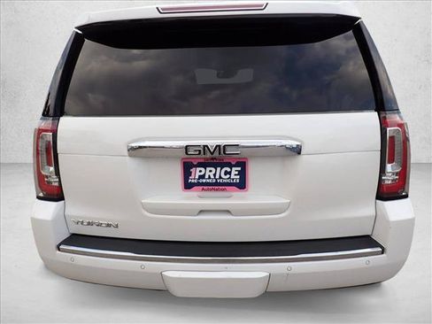 Used 2020 GMC Yukon Denali AWD/4WD image 3