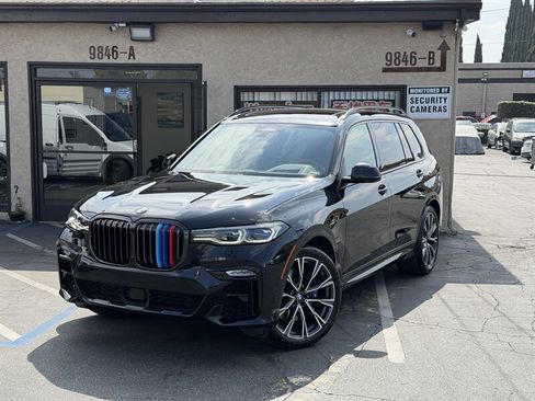 Used 2022 BMW X7 M50i w/ Dynamic Handling Package AWD/4WD image 1