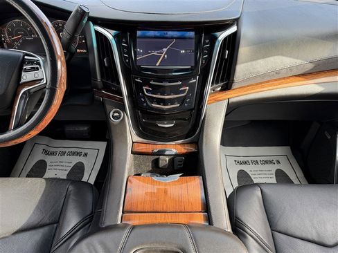 Used 2015 Cadillac Escalade ESV 4WD image 24