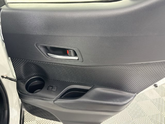 Used 2020 Toyota C-HR LE FWD image 24