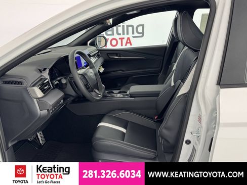 New 2026 Toyota Camry SE w/ Multimedia Upgrade Package FWD image 5