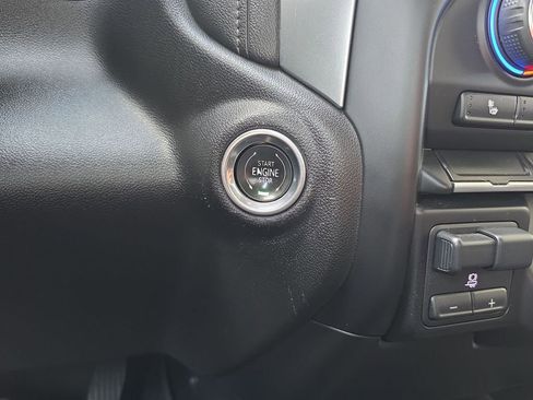 Used 2020 Chevrolet Silverado 1500 LT Trail Boss w/ Convenience Package image 17