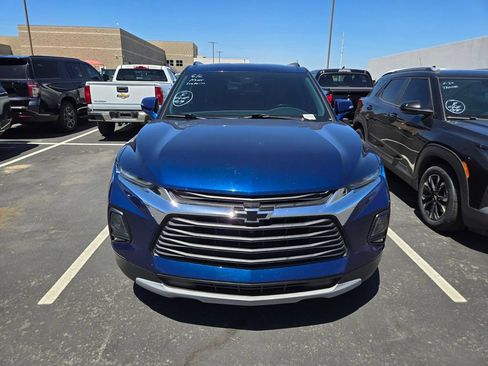 Used 2022 Chevrolet Blazer LT w/ Sound & Technology Package FWD image 3