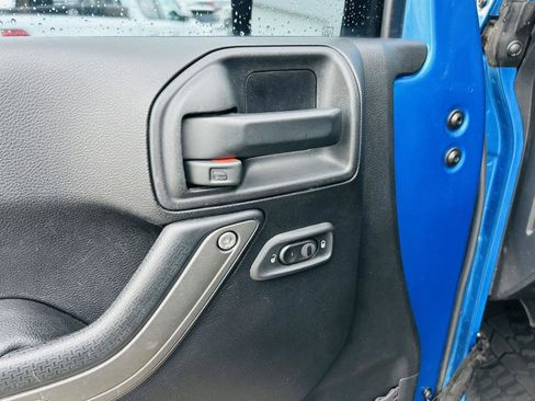 Used 2016 Jeep Wrangler Unlimited Sport image 5