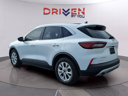 Used 2023 Ford Escape Active FWD image 3