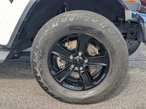 Used 2021 Jeep Wrangler Unlimited Sahara image 11