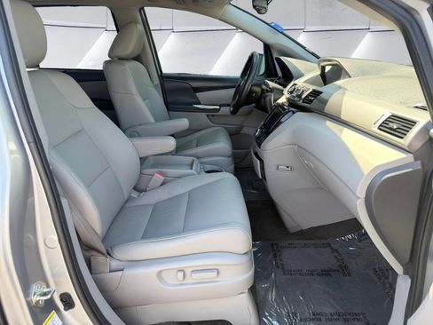 Used 2017 Honda Odyssey EX-L image 18