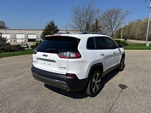 Used 2019 Jeep Cherokee Limited image 9