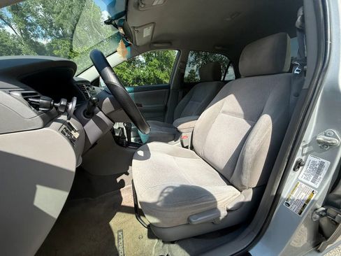 Used 2005 Toyota Corolla CE FWD image 11
