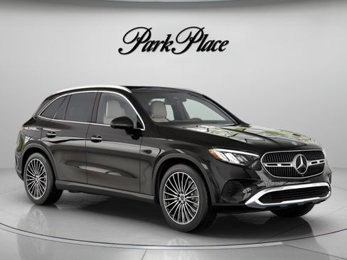 Used 2026 Mercedes-Benz GLC 300 4MATIC image 31