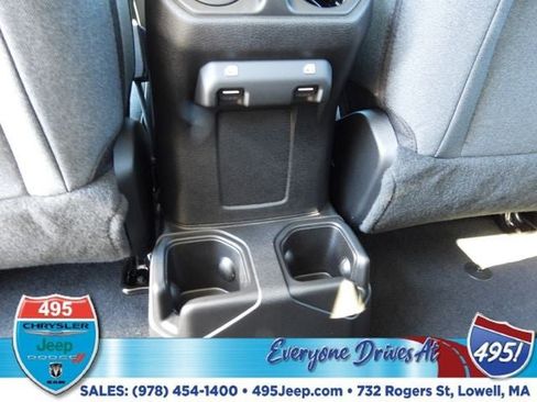 New 2025 Jeep Gladiator Sport image 14