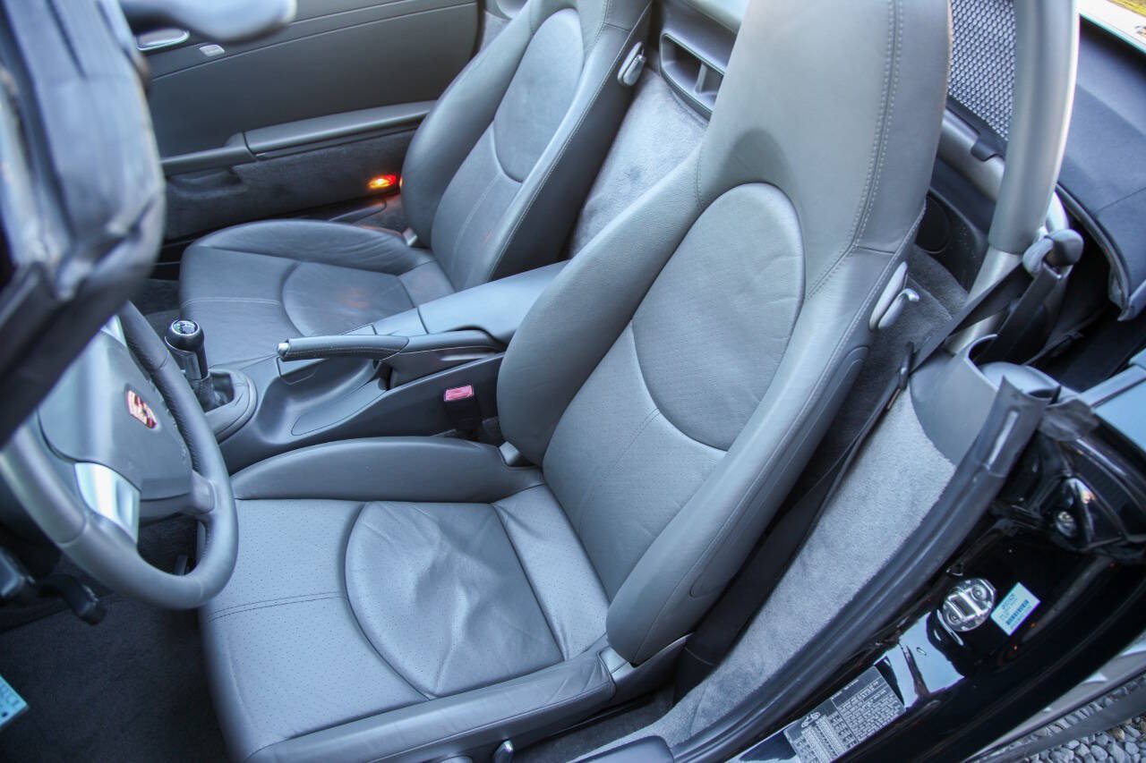 Used 2005 Porsche Boxster RWD image 26