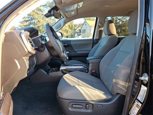 Used 2023 Toyota Tacoma TRD Sport image 12