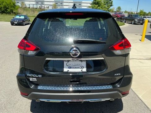 Used 2018 Nissan Rogue S AWD/4WD image 3