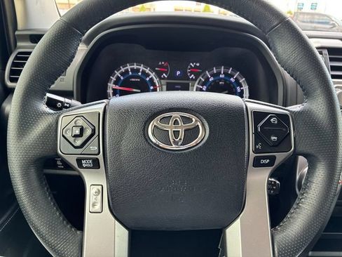 Used 2019 Toyota 4Runner SR5 Premium RWD image 22
