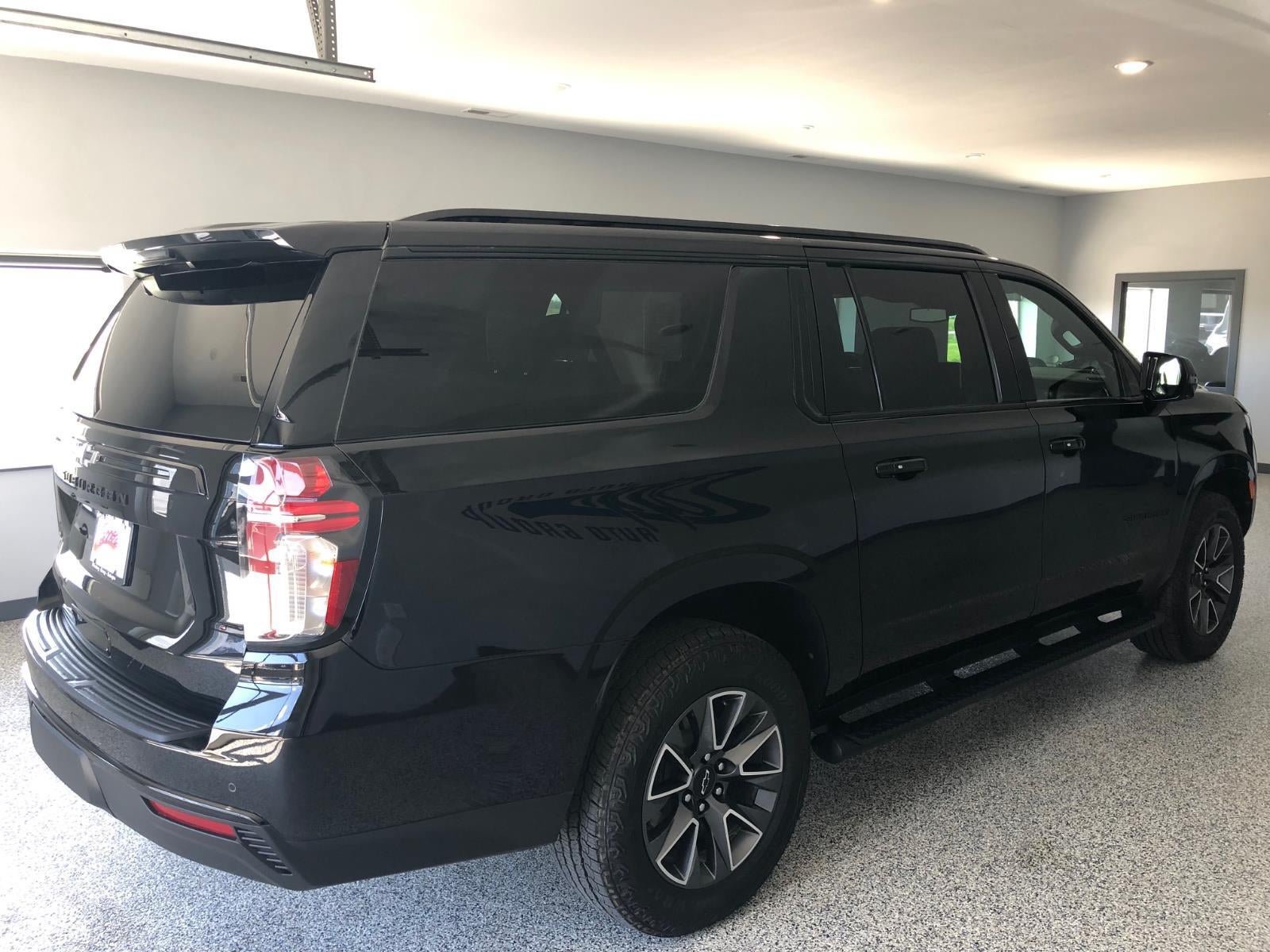 Used 2023 Chevrolet Suburban Z71 w/ Luxury Package AWD/4WD image 4