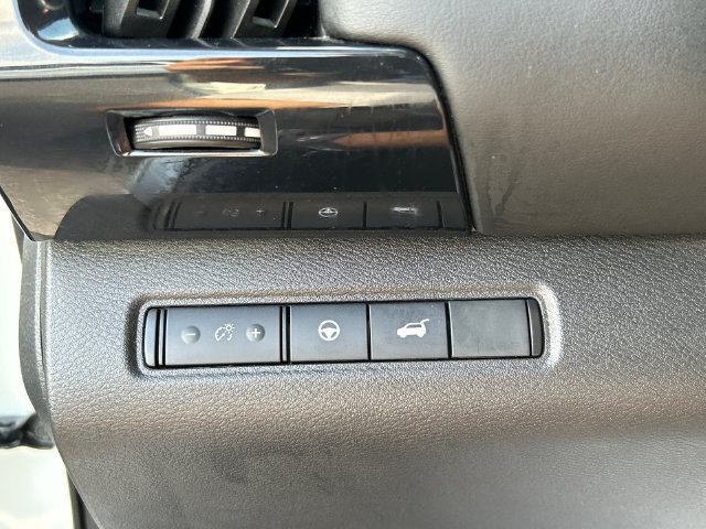 Certified 2023 Nissan Pathfinder SV w/ SV Premium Package AWD/4WD image 24