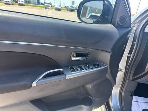 Used 2021 Mitsubishi Outlander Sport SE FWD image 31