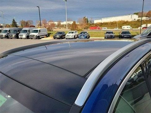 Used 2025 Mercedes-Benz GLC 300 4MATIC image 16