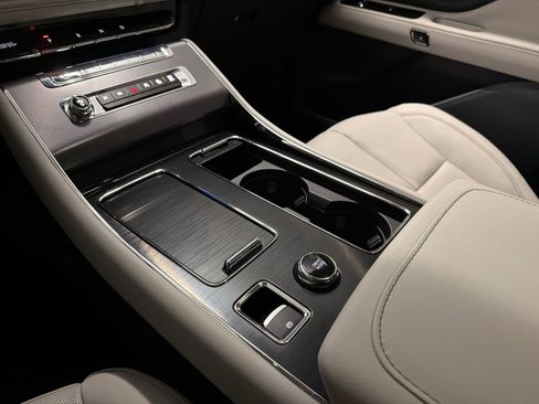 New 2026 Lincoln Aviator AWD image 31