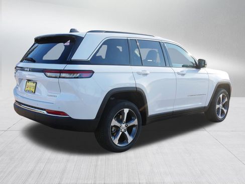 New 2025 Jeep Grand Cherokee Limited w/ Trailer Tow Package image 7