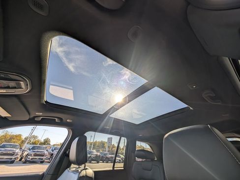 New 2025 Jeep Grand Cherokee Limited w/ Black Appearance Package image 3