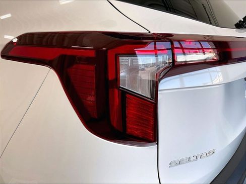 Used 2024 Kia Seltos LX AWD/4WD image 34