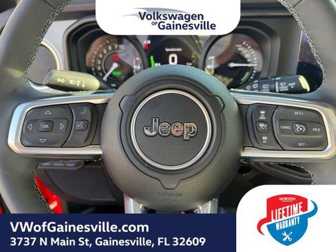Used 2025 Jeep Wrangler Sahara image 20