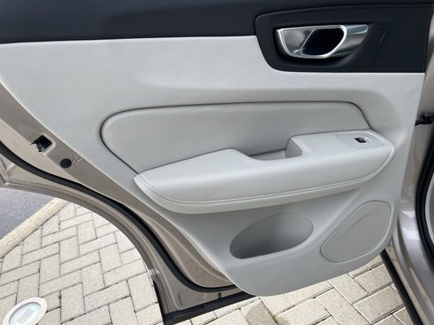 New 2026 Volvo XC60 T8 Ultra w/ Protection Package Premier image 11