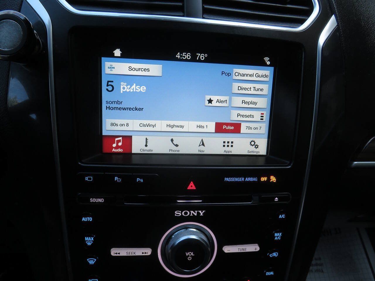 Used 2018 Ford Explorer Limited w/ Equipment Group 301A AWD/4WD image 20
