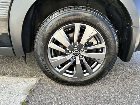 Used 2022 Nissan Pathfinder SV FWD image 8