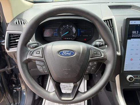 Used 2024 Ford Edge SE AWD/4WD image 11
