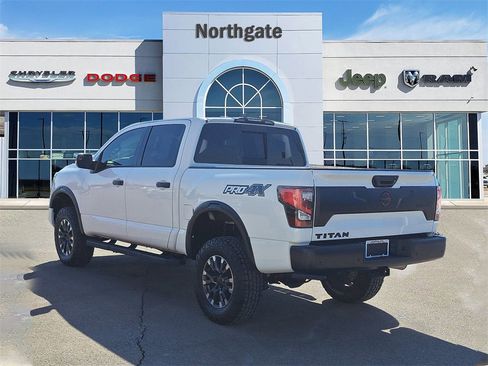 Used 2023 Nissan Titan PRO-4X w/ Pro-4x Convenience Package image 3