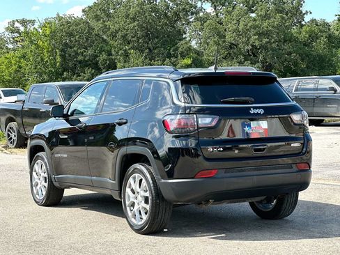 Used 2023 Jeep Compass Latitude w/ Sun and Sound Group AWD/4WD image 13