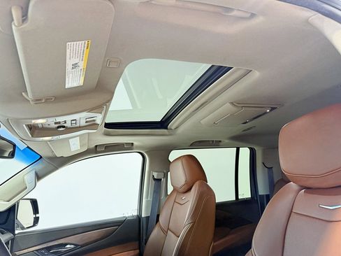 Used 2016 Cadillac Escalade ESV Premium image 31