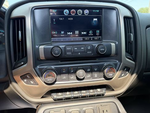 Used 2019 GMC Sierra 2500 Denali w/ Duramax Plus Package AWD/4WD image 16