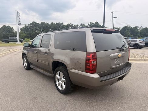 Used 2013 Chevrolet Suburban LT AWD/4WD image 5