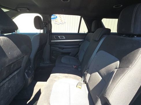 Used 2018 Ford Explorer XLT AWD/4WD image 13