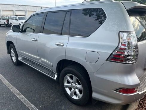 Used 2015 Lexus GX 460 w/ Navigation Package AWD/4WD image 4