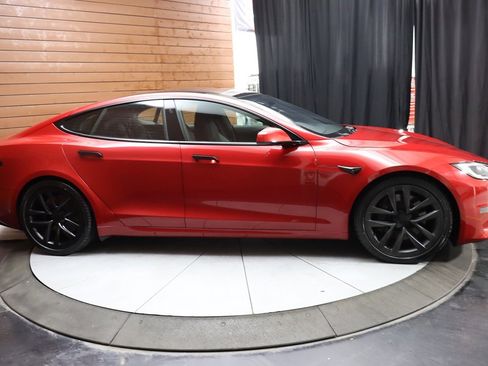Used 2022 Tesla Model S AWD image 17