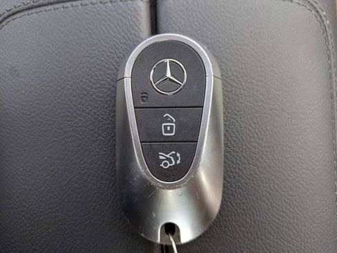 Used 2025 Mercedes-Benz E 350 Sedan image 30