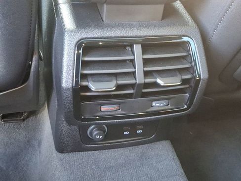 Used 2024 Audi Q3 2.0T Premium Plus w/ Premium Plus Package image 11