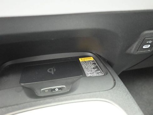 Used 2024 Toyota Corolla SE w/ SE Premium Package FWD image 22
