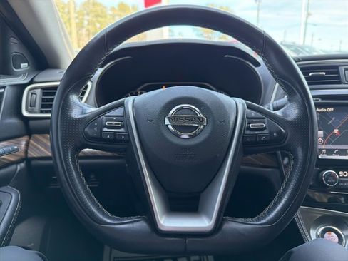 Used 2018 Nissan Maxima Platinum w/ Interior Lighting Package image 17