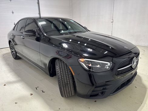 Used 2022 Mercedes-Benz E 350 Sedan w/ AMG Line Exterior image 3