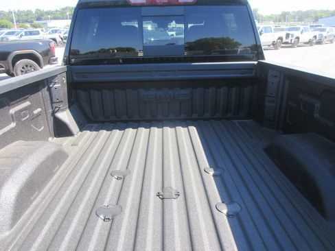 New 2026 GMC Sierra 2500 AT4 w/ AT4 Premium Plus Package AWD/4WD image 7