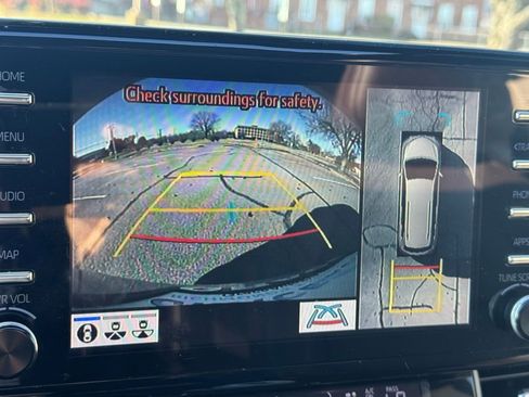 Used 2021 Toyota Sienna Platinum image 49